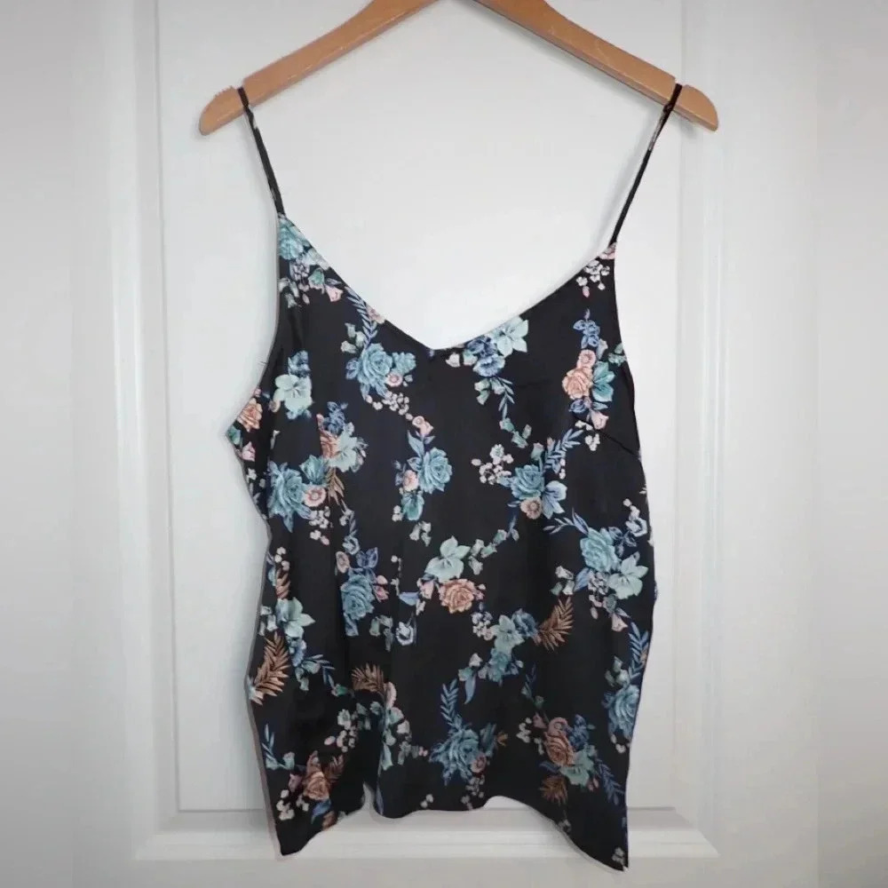 White House Black Market Women's Multi Floral Blouse size M